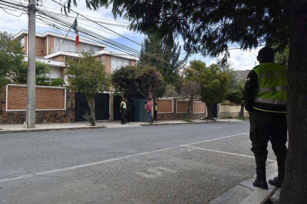 el Ministerio español de Asuntos Exteriores rechaza la denuncia de Bolivia contra la Embajada de España por cometer, según las autoridades bolivianas, 'atropellos' contra su soberanía a causa de un incidente con la policía que custodia esa sede diplomática mexicana en La Paz. (ARCHIVO)