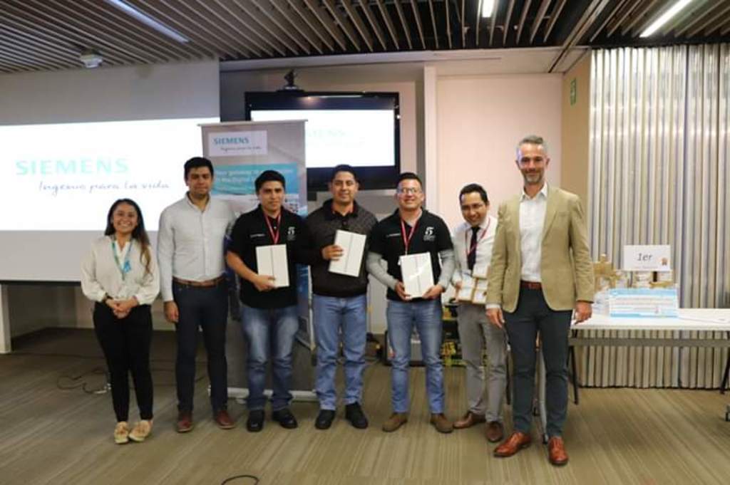 Los jóvenes del Instituto Tecnológico de La Laguna acudieron a capacitaciones de Siemens. (CORTESÍA)
