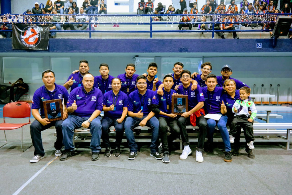 El equipo del CBTIS 159 resultó ganador en el FIRST Tech Challenge Regional celebrado en Monterrey, Nuevo León, el pasado 6 de diciembre. (EL SIGLO DE TORREÓN)