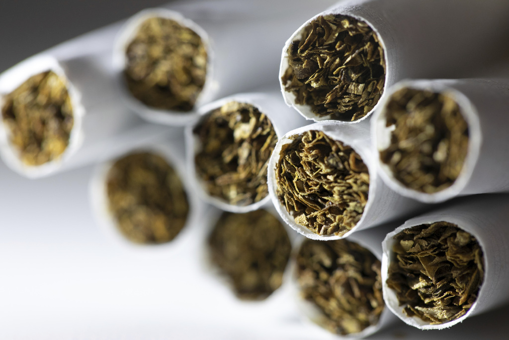 Los activistas dijeron que el aumento en la edad mínima debería hacermás difícil conseguir tabaco. (AP) 