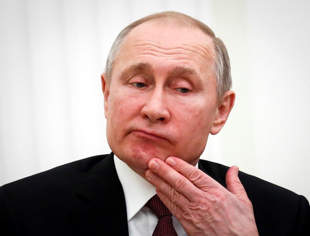 El presidente ruso, Vladímir Putin, llamó hoy por teléfono a su colega estadounidense, Donald Trump, para agradecerle la información que permitió prevenir atentados terroristas en Rusia, indicó el Kremlin. (ARCHIVO)