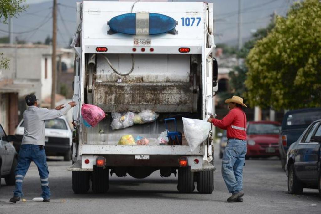 Se recomienda a la población guardar al interior de su domicilio las bolsas de basura que generen. (ARCHIVO)