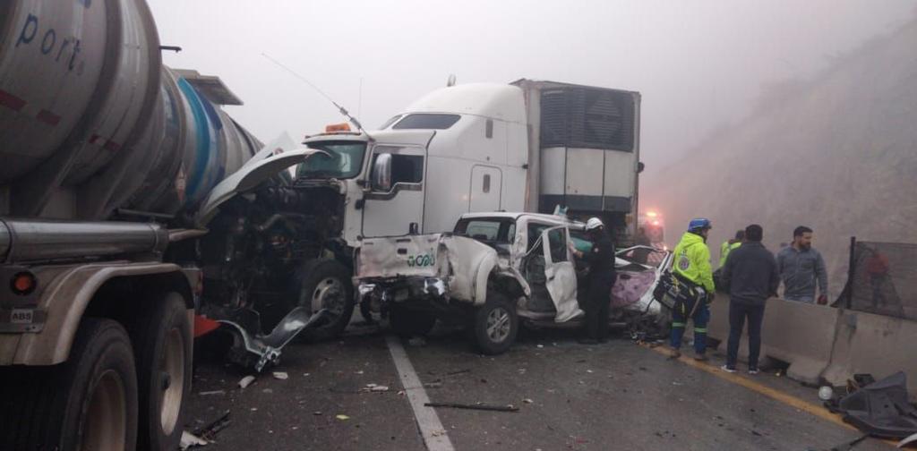 Se registra fuerte accidente en la autopista Monterrey-Saltillo; hay 20 lesionados