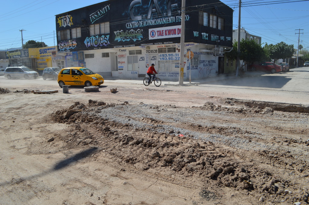 Buscan agilizar proyectos de obra pendiente en Torreón en el arranque de este año, principalmente el pavimento y colectores. (EL SIGLO DE TORREÓN)