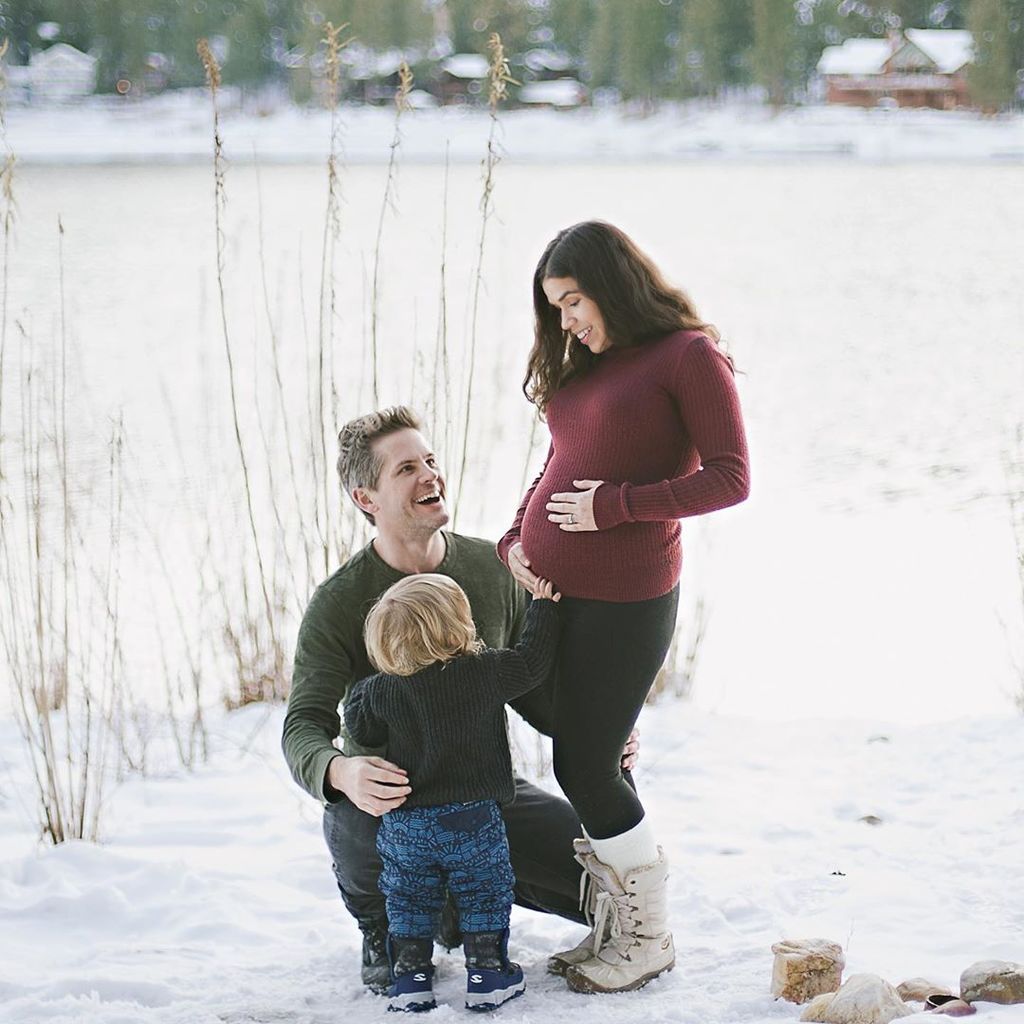 Da gran noticia. Acompañada de su hijo y su esposo, la actriz America Ferrera anunció su segundo embarazo. (ESPECIAL) 