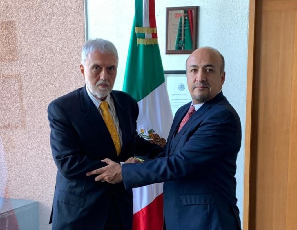El subsecretario de Relaciones Exteriores para América Latina y el Caribe, Maximiliano Reyes-Zúñiga, presentó al nuevo encargado de Negocios ad interim (interino, en latín) mexicano ante Bolivia, Edmundo Font. (TWITTER)