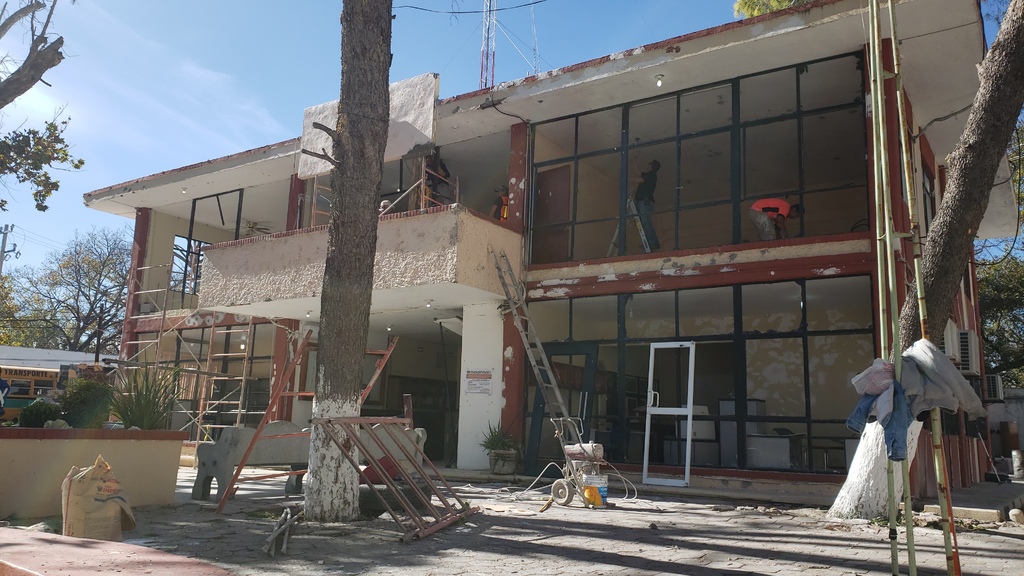 Será en marzo cuando se concluya con los trabajos de rehabilitación y remodelación de la presidencia municipal de Villa Unión.