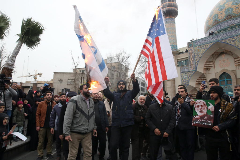 Tras el asesinato de Soleimani, iraníes se han volcado nuevamente contra el Gobierno de los Estados Unidos, un enemigo histórico de Irán. (EFE) 