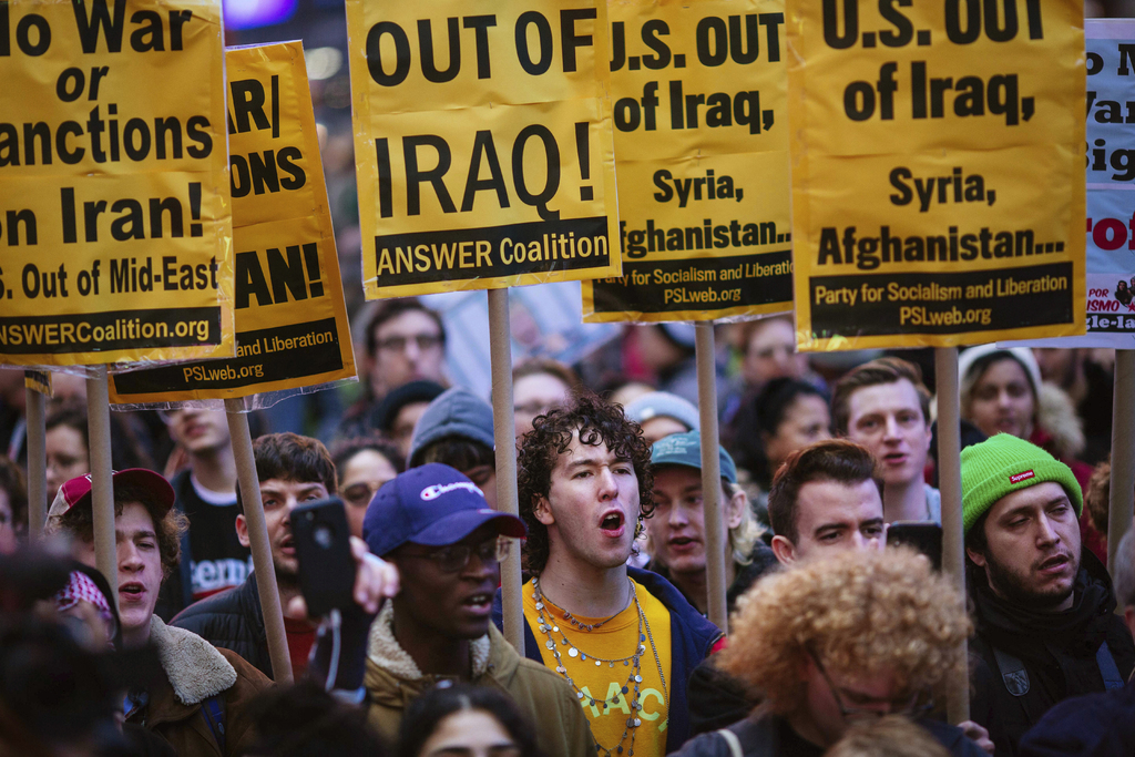 En Nueva York, la protesta fue convocada en Times Square, junto a las oficinas de reclutamiento. (ARCHIVO) 