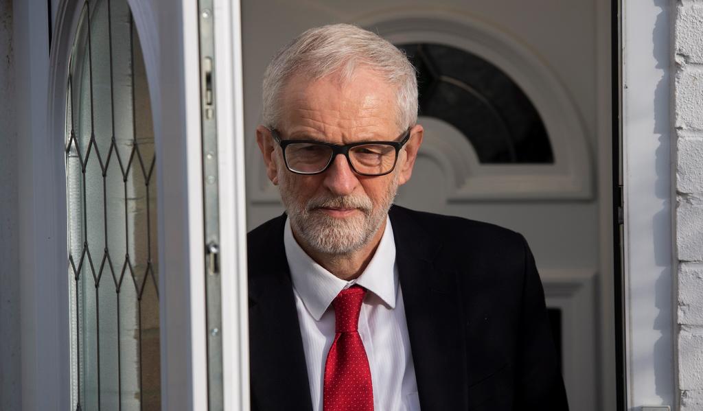 Su líder saliente, el veterano Jeremy Corbyn, anunció que dejará el cargo tras la derrota laborista en las pasadas elecciones. (ARCHIVO) 