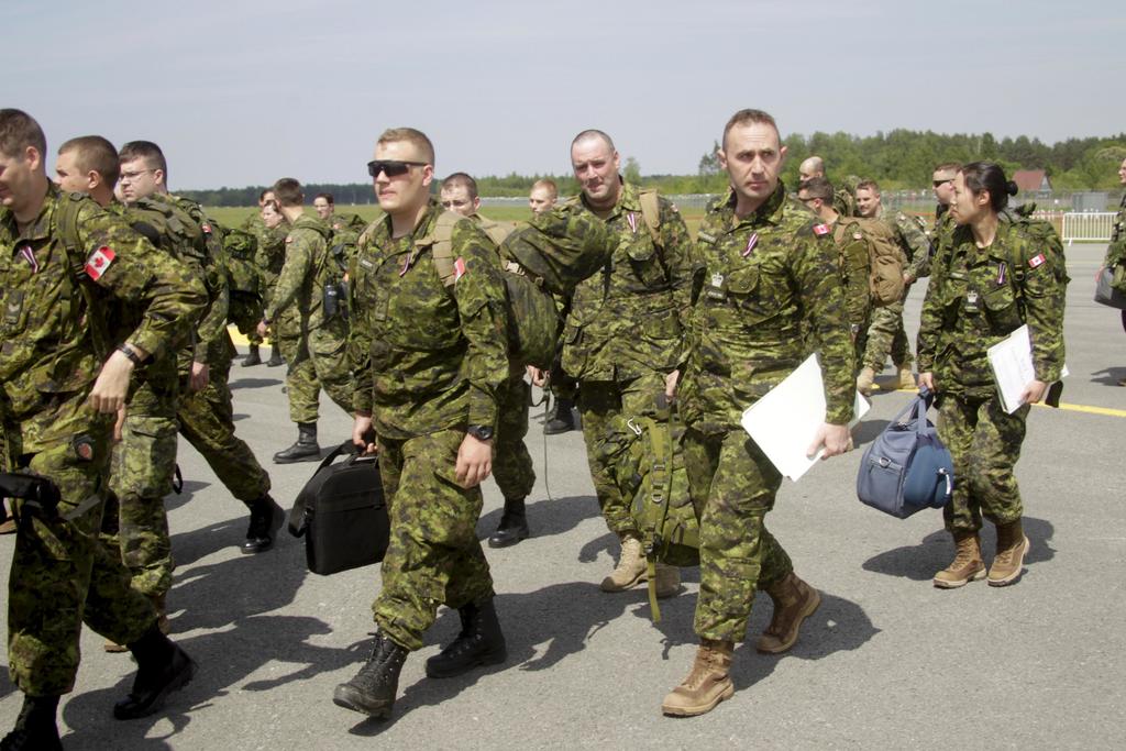 Canadá anunció este martes que trasladará de forma temporal parte de las tropas que tiene estacionadas en Irak, unos 500 soldados y personal, a Kuwait. (ARCHIVO)