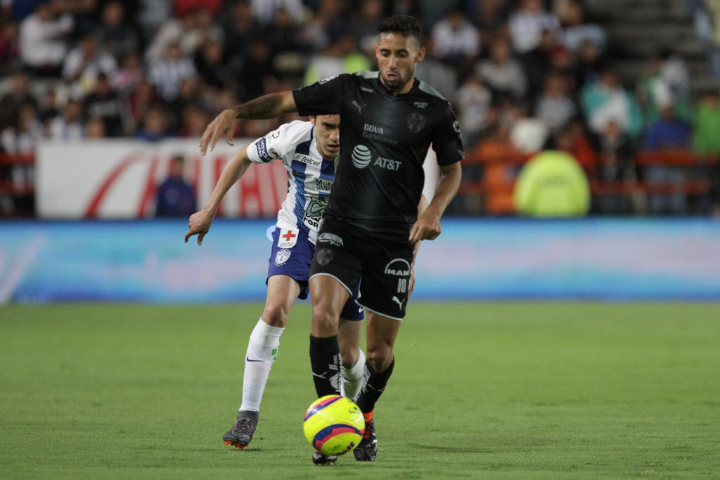 El futbolista charrúa jugara cedido con los 'auringros' durante el próximo semestre. (ARCHIVO)