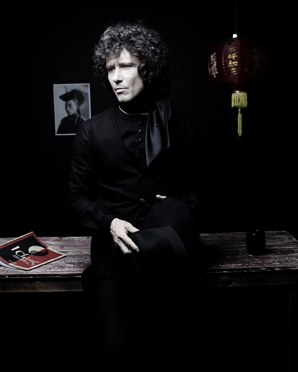 Música. El cantante español, Enrique Bunbury, asegura que su próxima producción musical 'mira al presente'. (ESPECIAL) 