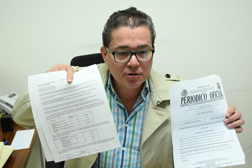 El regidor Ignacio Corona dijo que los aumentos en las licencias de funcionamiento son de 'origen', de la Tesorería Municipal. (FERNANDO COMPEÁN)
