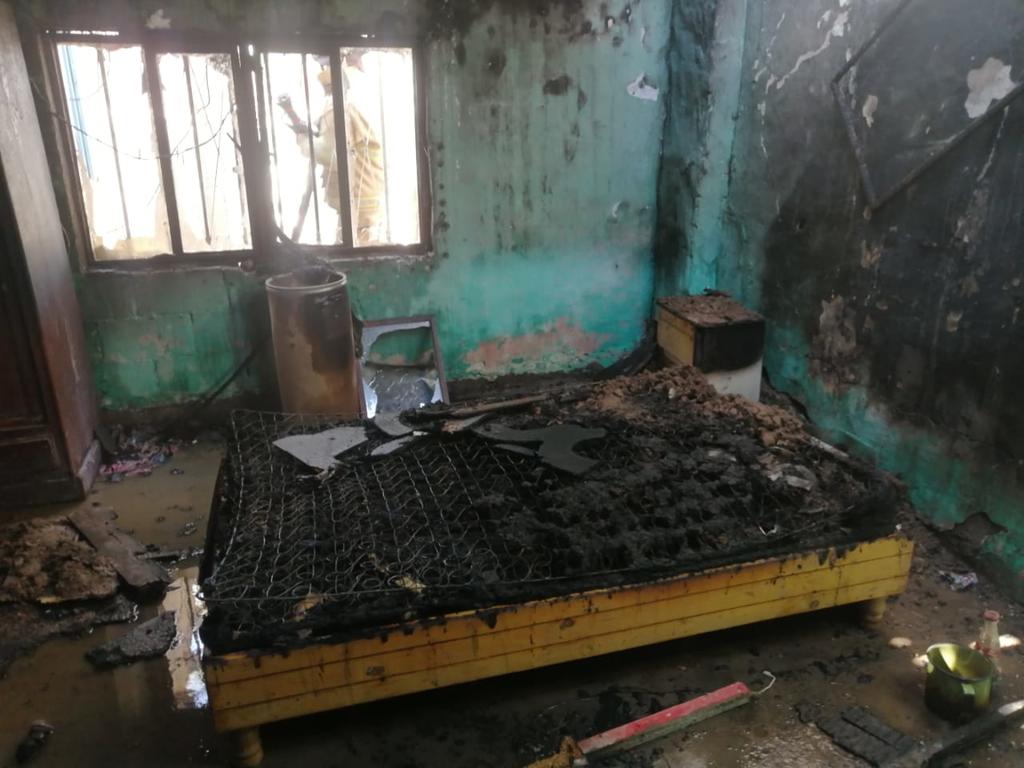 La tarde de este viernes se registró un incendio en el interior de un domicilio ubicado en el ejido La Popular de la ciudad de Gómez Palacio. (EL SIGLO DE TORREÓN)