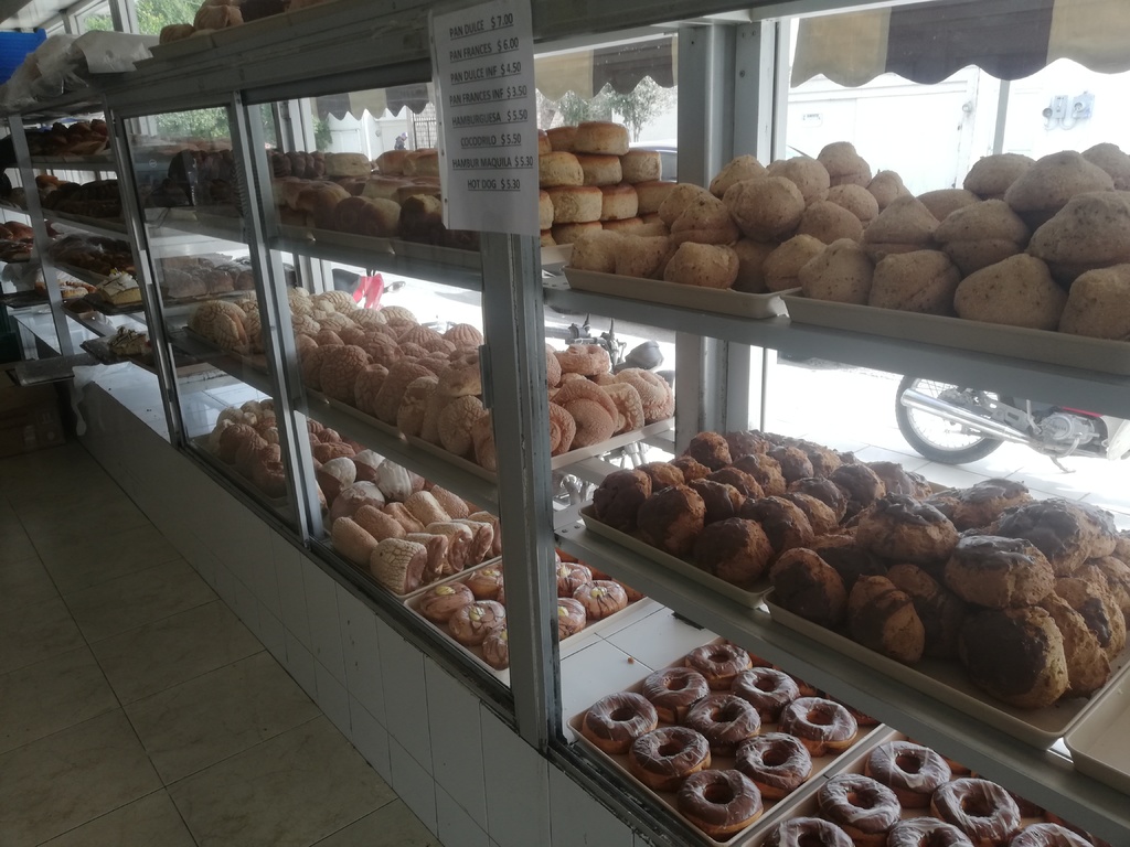 En este negocio se pueden encontrar más de 20 especialidades de panes, tanto dulces como salados. (BEATRIZ A. SILVA)