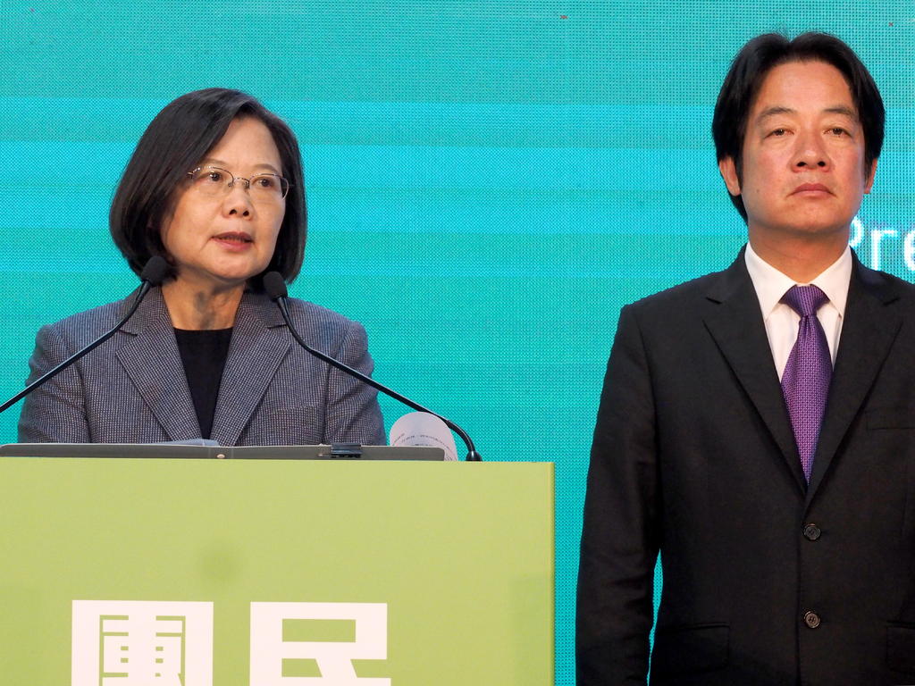 Tsai Ing-wen (i) fue reelegida como presidenta de Taiwán con un un 57.13 por ciento de los votos. (EFE) 