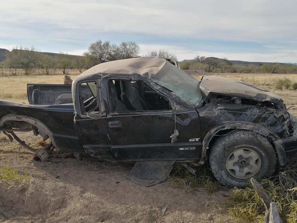 El accidente ocurrió en una carretera rural, antes de llegar a Cuencamé y murió un joven de 24 años de edad. (EL SIGLO DE TORREÓN)