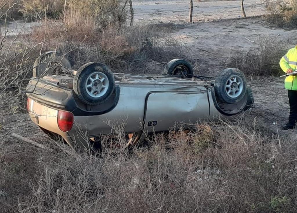 El reporte sobre un automóvil accidentado en la carretera 'El Chimal' se recibió en el sistema estatal de emergencias. (EL SIGLO DE TORREÓN)