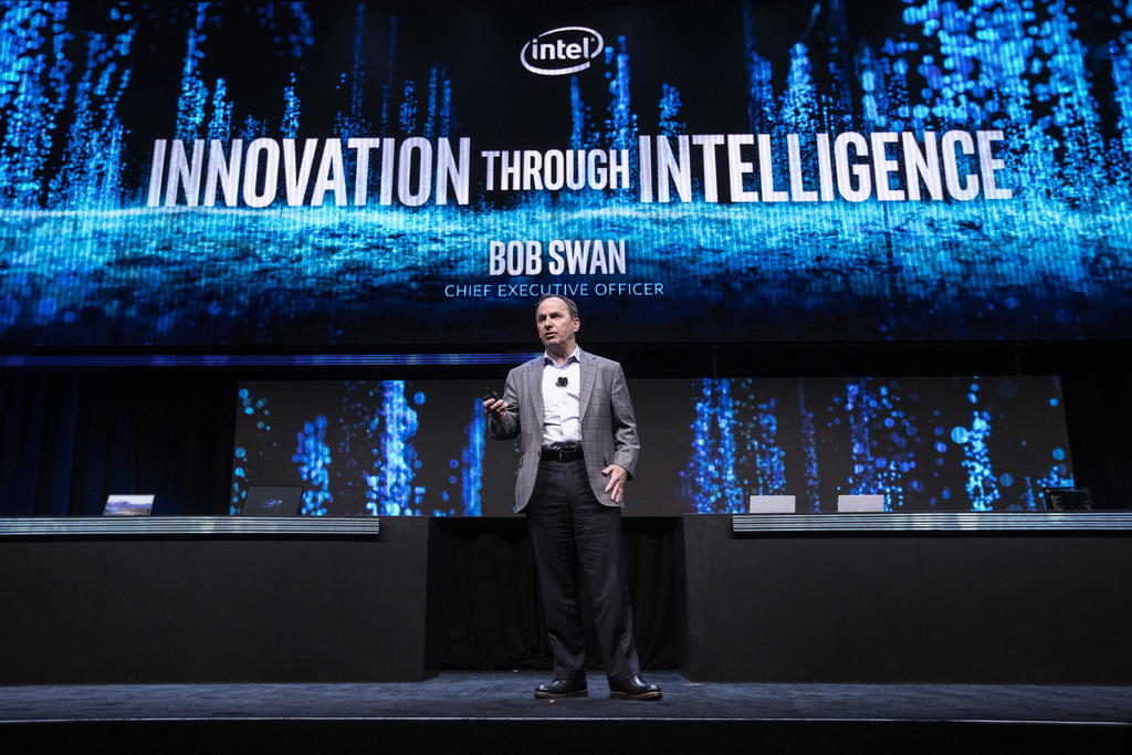 La Inteligencia Artificial (AI) ha permeado ya todos los ámbitos de nuestras vidas, afirmó el director general de Intel, Bob Swan. (ARCHIVO) 