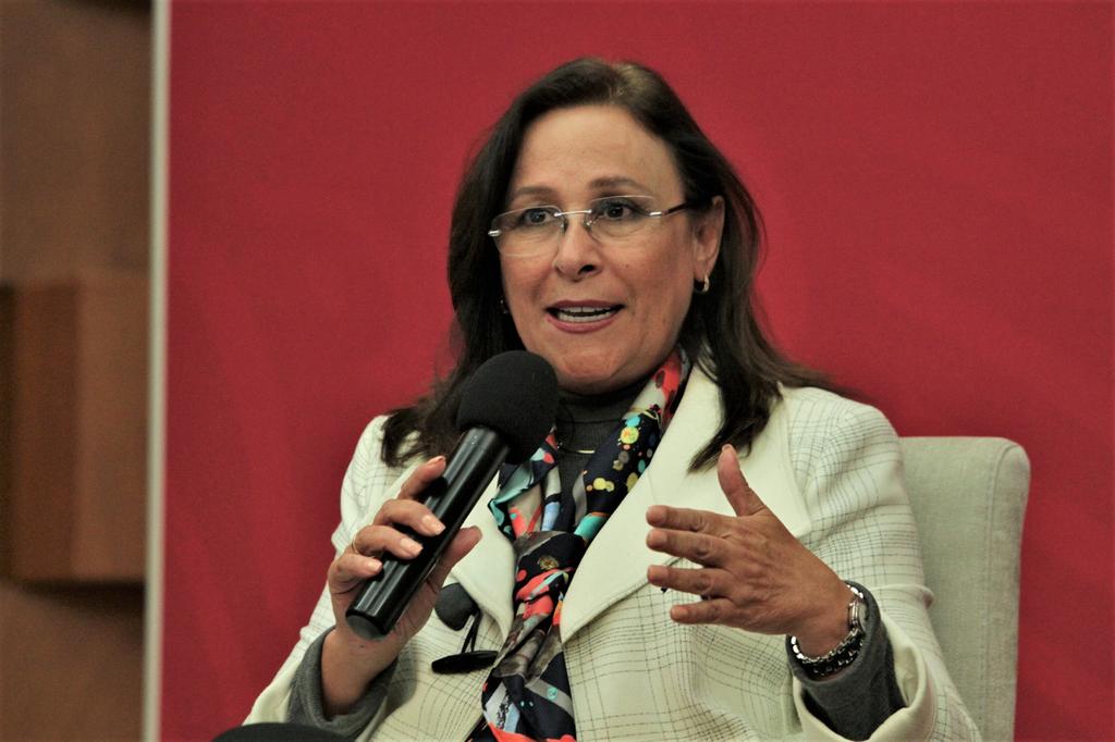La titular de la Secretaría de Energía de México, Rocío Nahle, aseguró este lunes que la construcción de la nueva refinería Dos Bocas, sólo ha recibido recursos mexicanos al negar un supuesto financiamiento de bancos asiáticos. (ARCHIVO)
