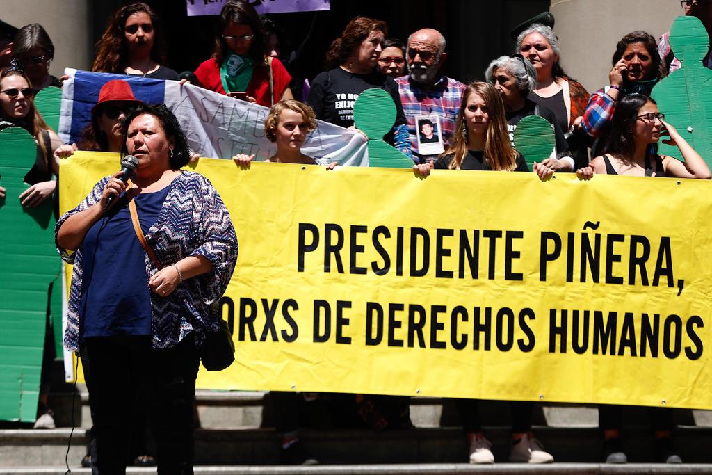 Agrupaciones de familiares de víctimas de la dictadura de Augusto Pinochet, anunciaron este jueves que unirán fuerzas para conmemorar los tres meses del estallido social. (ARCHIVO) 
