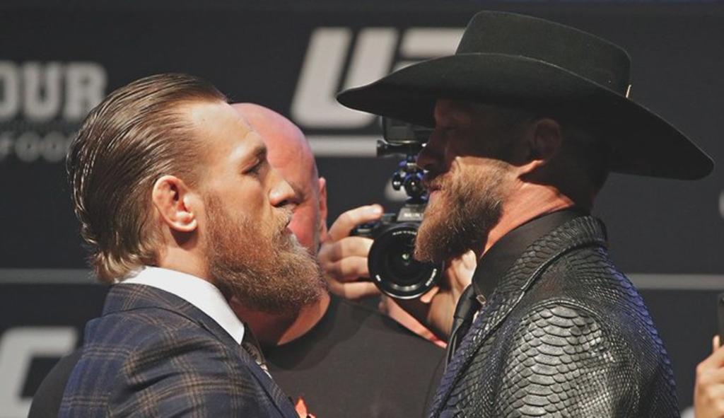 Sin calentar el combate ni la actitud de otras ocasiones, McGregor se mostró respetuoso de su rival. (CORTESÍA)