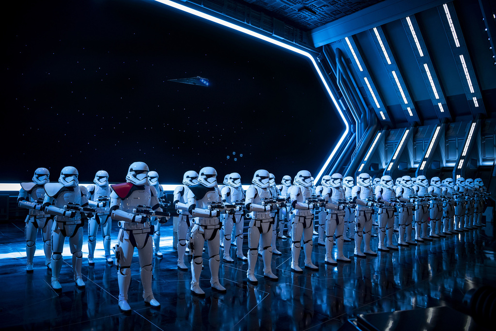 Para fanáticos. Esta experiencia multiplica las aventuras de los visitantes en Star Wars: Galaxy's Edge. (CORTESÍA DISNEY)