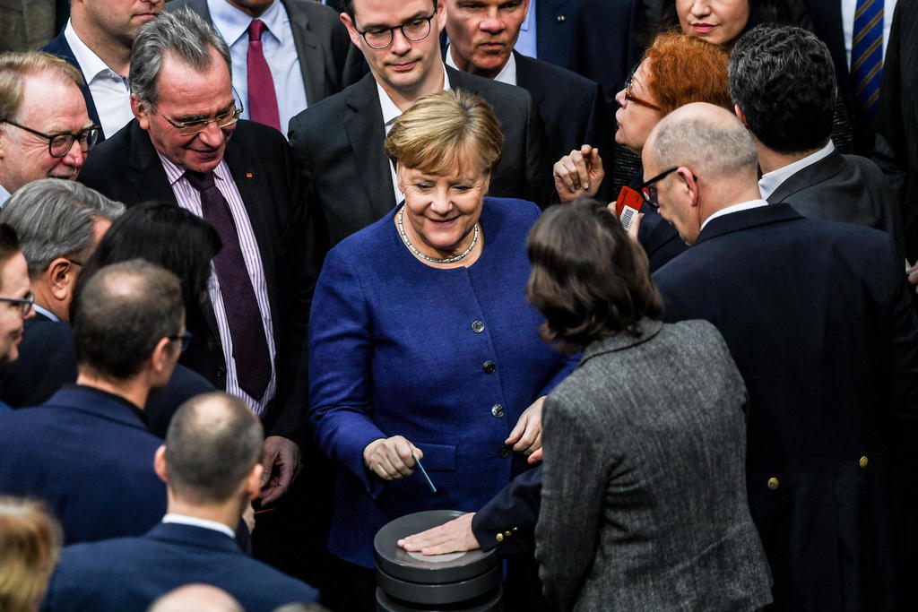 La UE debe responder a la marcha del Reino Unido haciéndose 'más atractiva', dijo la líder alemana. (EFE) 