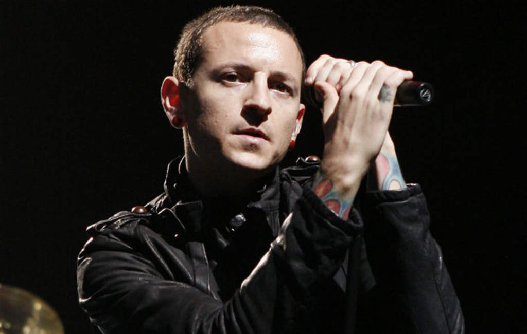Grey Daze, la que fuera la primera banda del fallecido Chester Bennington, vocalista de Linkin Park, ha publicado el primer avance de su nuevo álbum con el sencillo What's In the Eye, que incluye su voz. (ESPECIAL)
