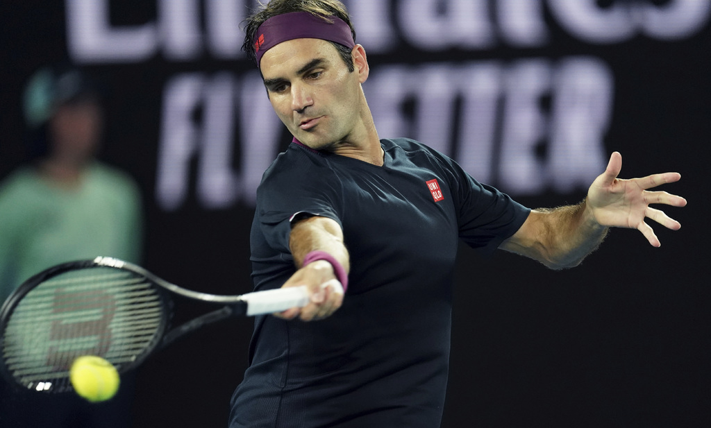Roger Federer no tuvo problemas para derrotar 6-3, 6-2, 6-2 a Steve Johnson, en la primera ronda del Abierto de Australia. (AP)