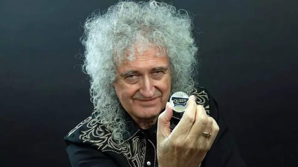 La Casa Real de Moneda de Reino Unido (The Royal Mint) lanzó una moneda conmemorativa en honor a la banda británica Queen, en la que aparecen los instrumentos de sus integrantes, incluido el piano de su vocalista Freddie Mercury. (TWITTER)
