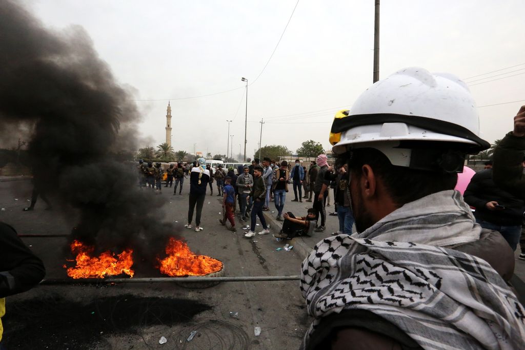Dos miembros de las fuerzas de seguridad iraquíes y tres manifestantes fallecieron en diversos enfrentamientos. (EFE) 