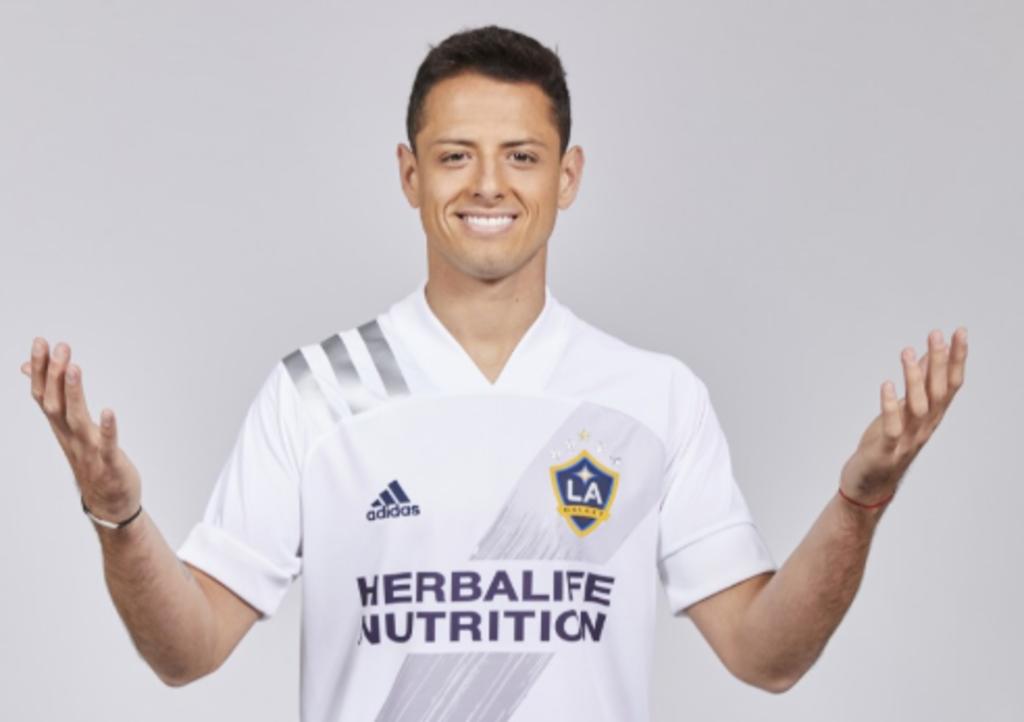 El equipo LA Galaxy de la Major League Soccer (MLS) ha hecho oficial el fichaje del mexicano Javier 'Chicharito' Hernández. (LATIMES)

