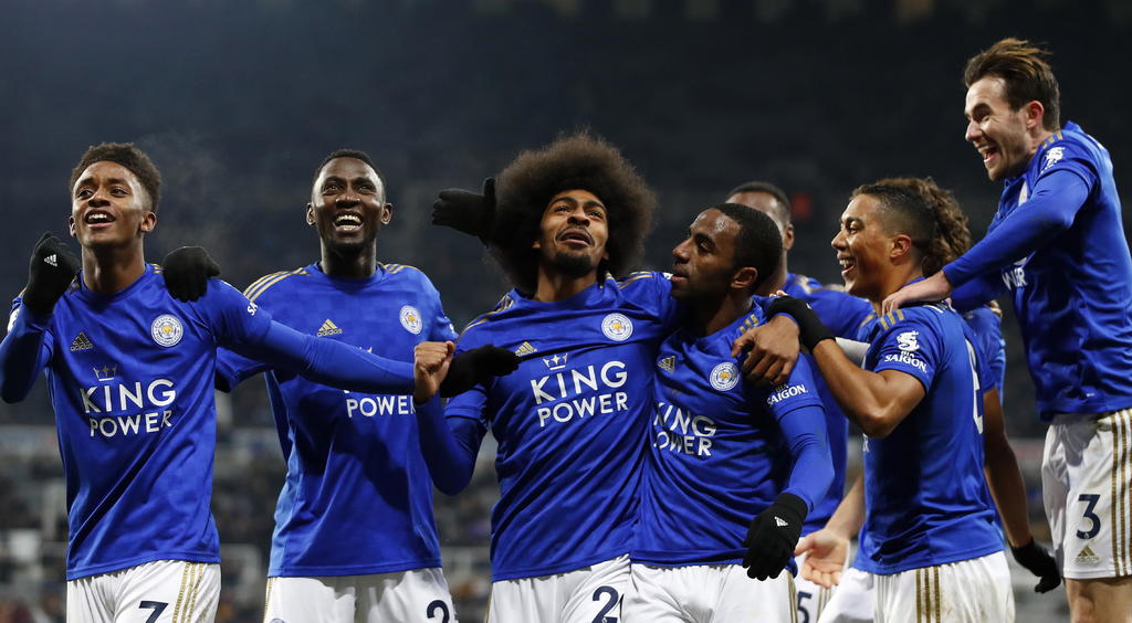 El 28 de diciembre de 2019, Leicester visitó el Estadio Olímpico de Londres para derrotar al West Ham 2-1, gracias a los tantos del inglés Demarai Gray y el nigeriano Kelechi Iheanacho. (ARCHIVO)