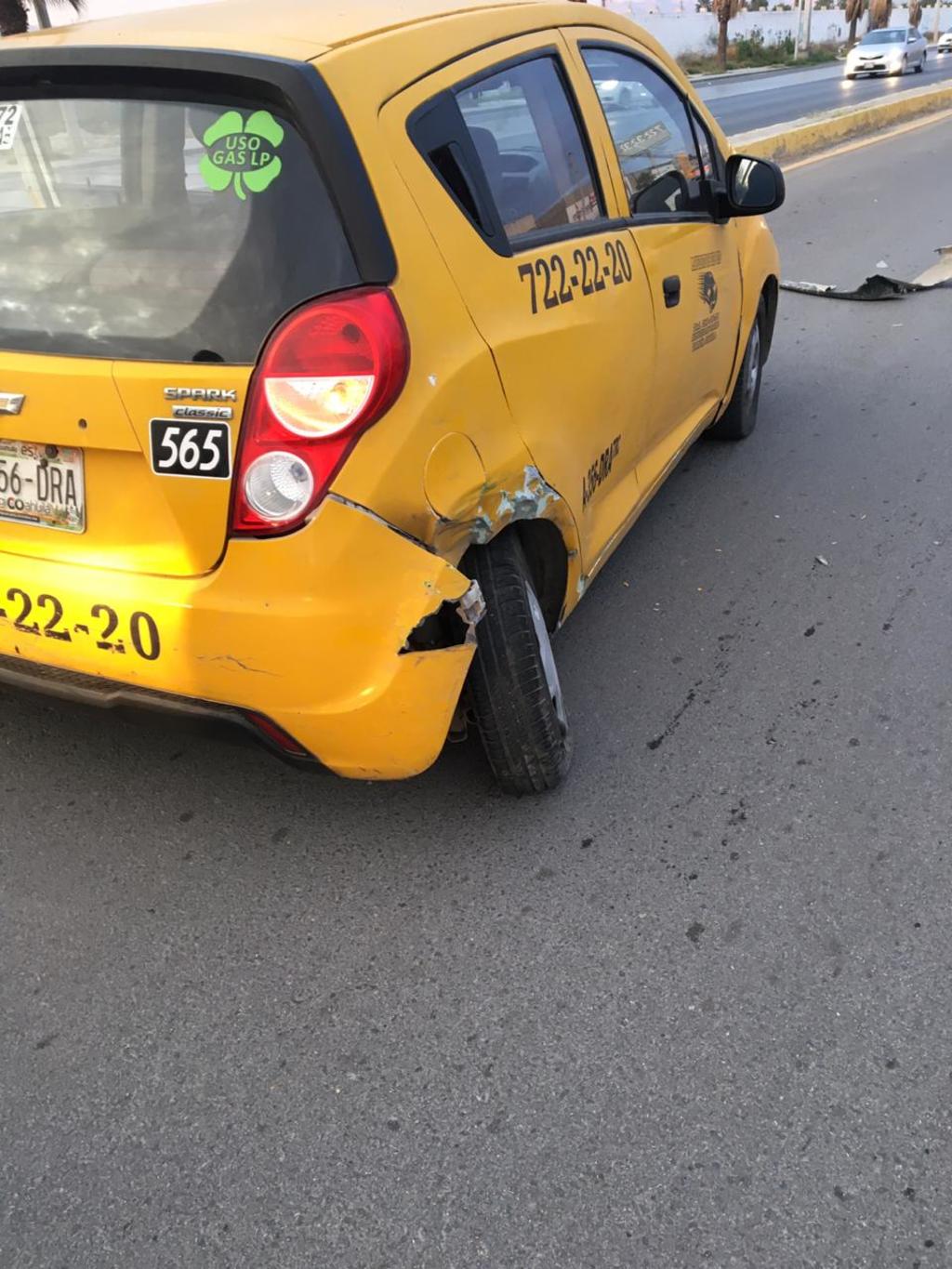 Conductora provoca choque sobre carretera Torreón-Matamoros. (EL SIGLO DE TORREÓN)