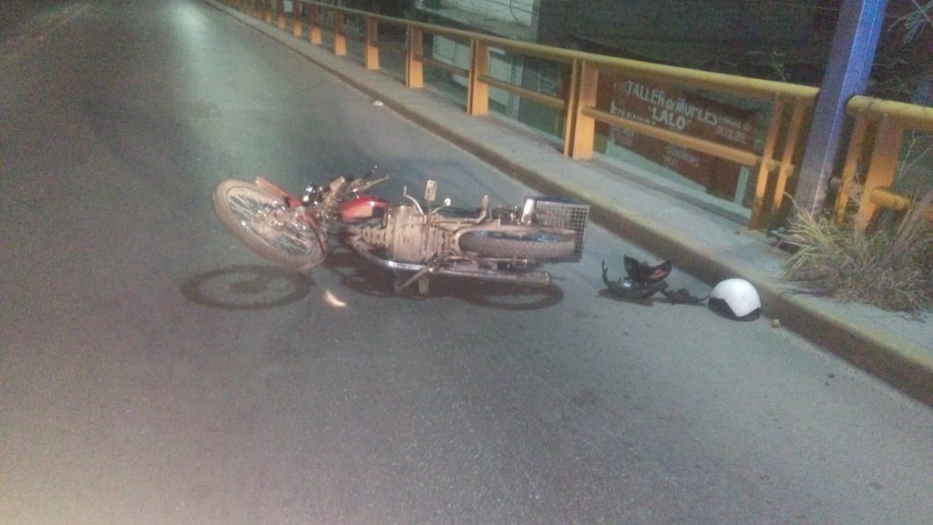 Motociclista ebrio, protagoniza accidente en calles del ejido La Merced, en la ciudad de Torreón. (EL SIGLO DE TORREÓN)