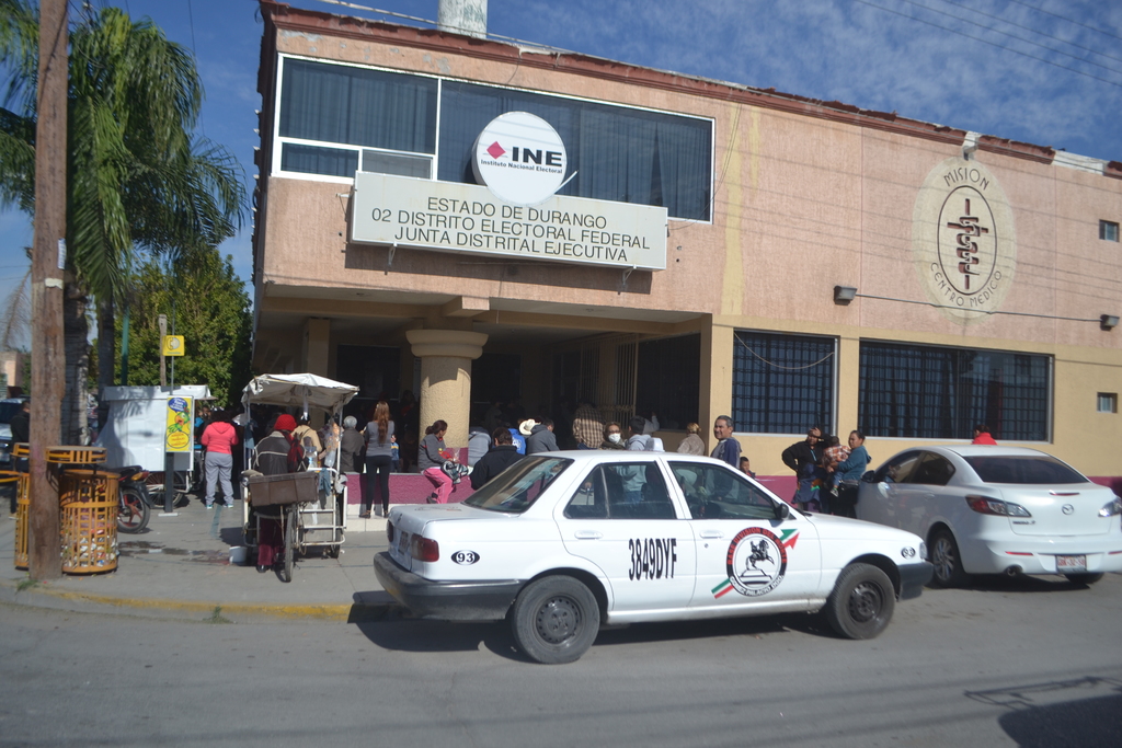 En este primes mes de enero se ha registrado un gran número de personas en el Instituto Nacional Electoral de Gómez Palacio. (ARCHIVO)