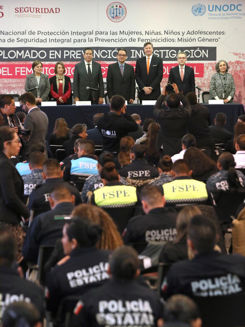 Autoridades mexicanas y organismos internacionales sumaron este lunes esfuerzos para frenar la violencia contra la mujer en México ante el alza de crímenes machistas y de denuncias por feminicidio. (EFE)