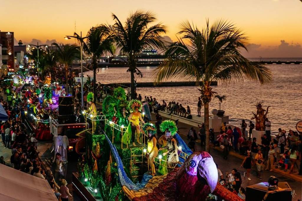 Cozumel es una pequeña isla que forma parte del estado de Quintana Roo, y aunque sea un sitio pequeño, destaca por sus celebraciones cuando se trata de sus carnavales.  (ESPECIAL) 