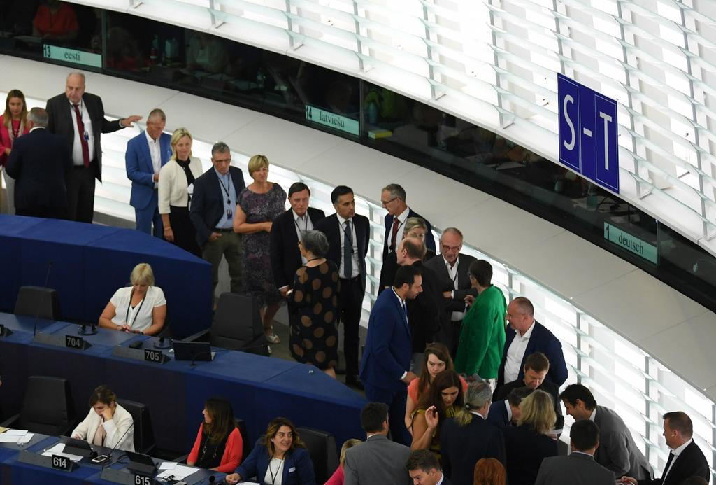 Legisladores británicos ante el Parlamento Europeo se preparan para salir de Bruselas y concretar la salida de su gobierno de la Unión Europea. (ARCHIVO) 