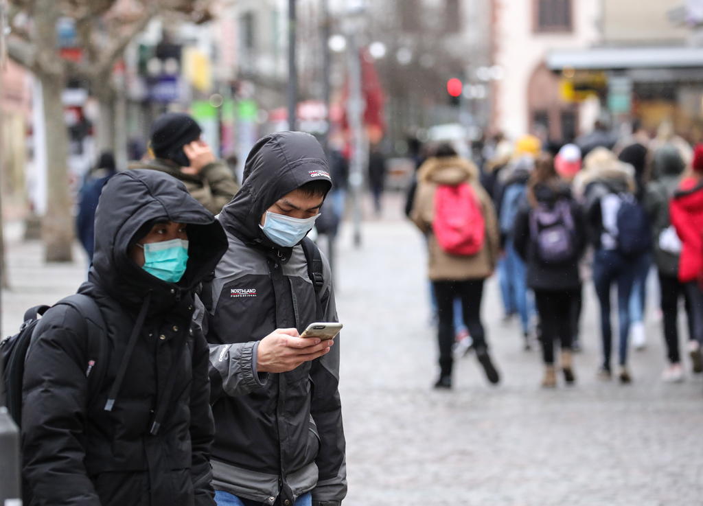 En Wuhan se detectaron ayer 356 nuevos casos y se confirmaron 25 decesos. (EFE)