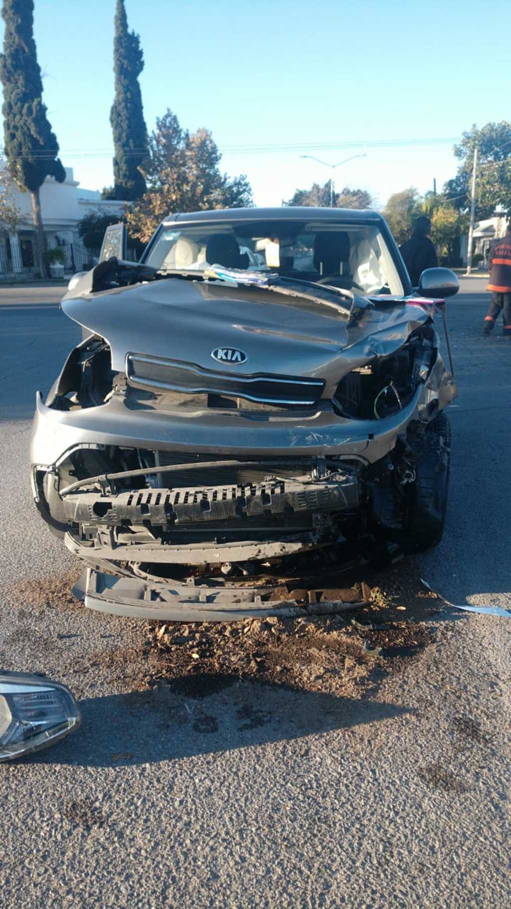 Conductora se pasa el alto y provoca accidente en Torreón, los daños se estimaron en 200 mil pesos. (EL SIGLO DE TORREÓN)