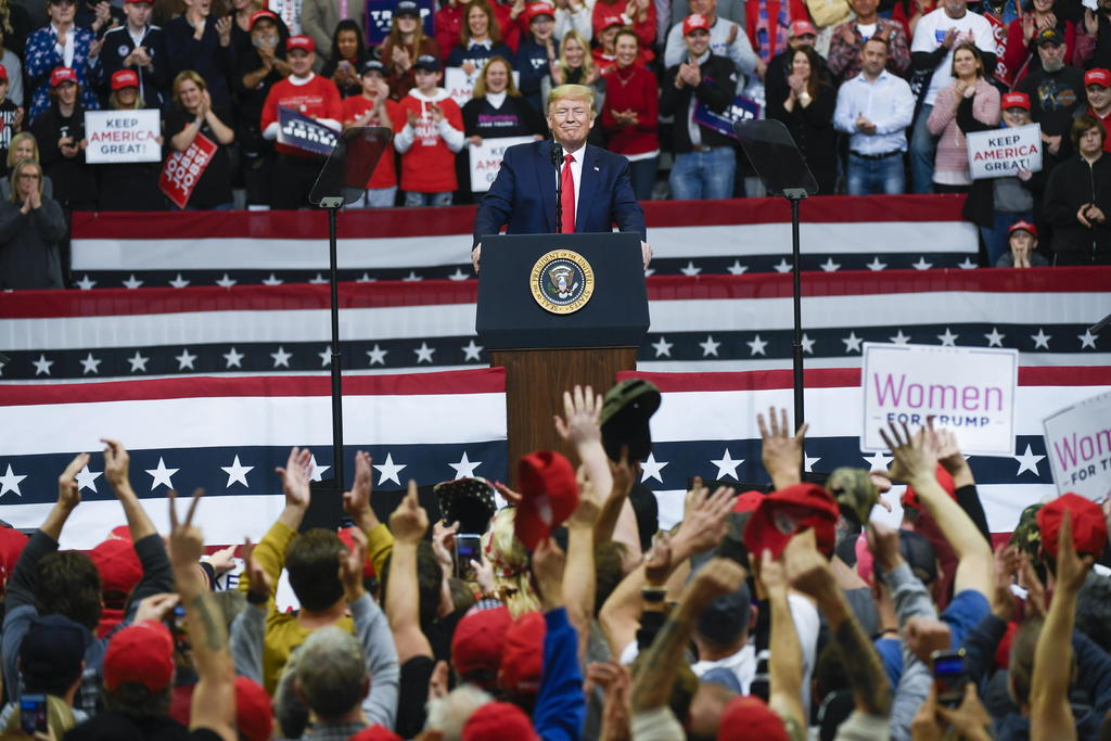 El presidente estadounidense Donald Trump insistió ayer por la noche en que México pagará por el muro y dijo que será 'a través de las remesas'. (EFE)