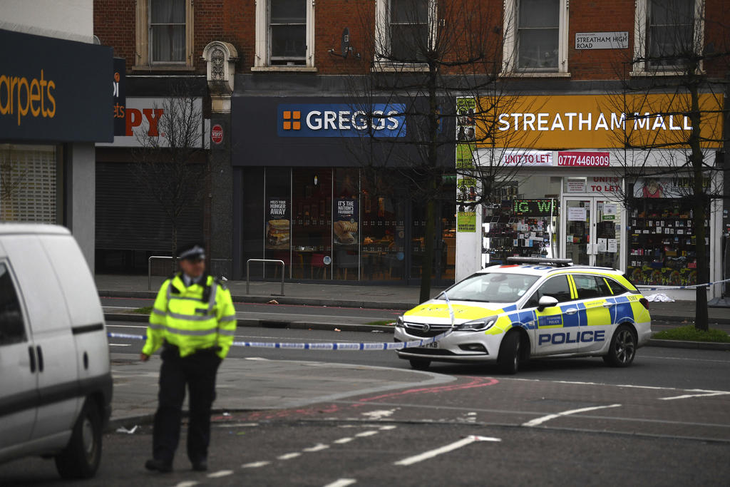 Un hombre ha muerto abatido por disparos de agentes británicos en un incidente 'terrorista' ocurrido este domingo en el barrio de Streatham, al sur de Londres. (AP)