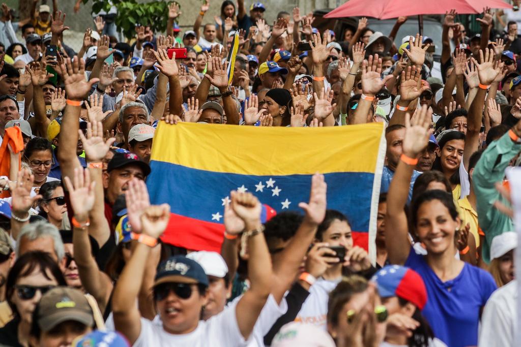 Guaidó, reconocido como presidente encargado de Venezuela por casi 60 países, ratificó el viernes la invitación a esta delegación de la CIDH. (ARCHIVO)