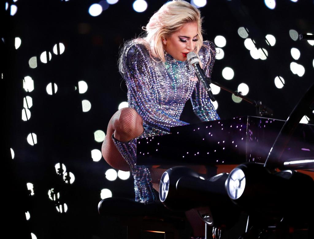 Lady Gaga fue la encargada de amenizar en el Super Bowl de 2017, con un breve recital con piano, en Houston. (ARCHIVO)
