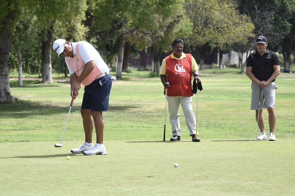 Desde días atrás, los golfistas de la Comarca Lagunera, ya se alistan para tomar parte en el primer certamen oficial del año en la región. (ARCHIVO) 