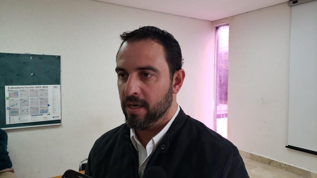José Luis Paz Zablah, director de la clínica del ISSSTE en Piedras Negras, considero que no es posible poner en operaciones el área de hospitalización en proceso. (EL SIGLO COAHUILA)