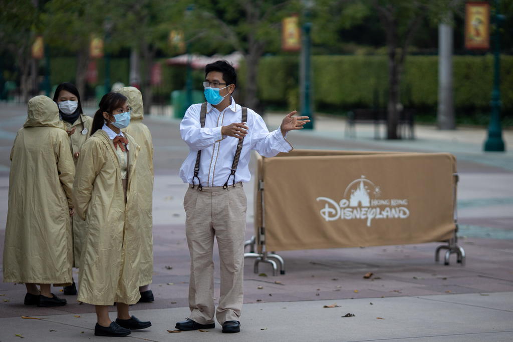 Hong Kong busca espacios públicos para habilitarlos como centros de atención para las personas infectadas por el coronavirus 2019-nCoV. Inclusive hasta los hoteles de la Disneylandia. (ARCHIVO)